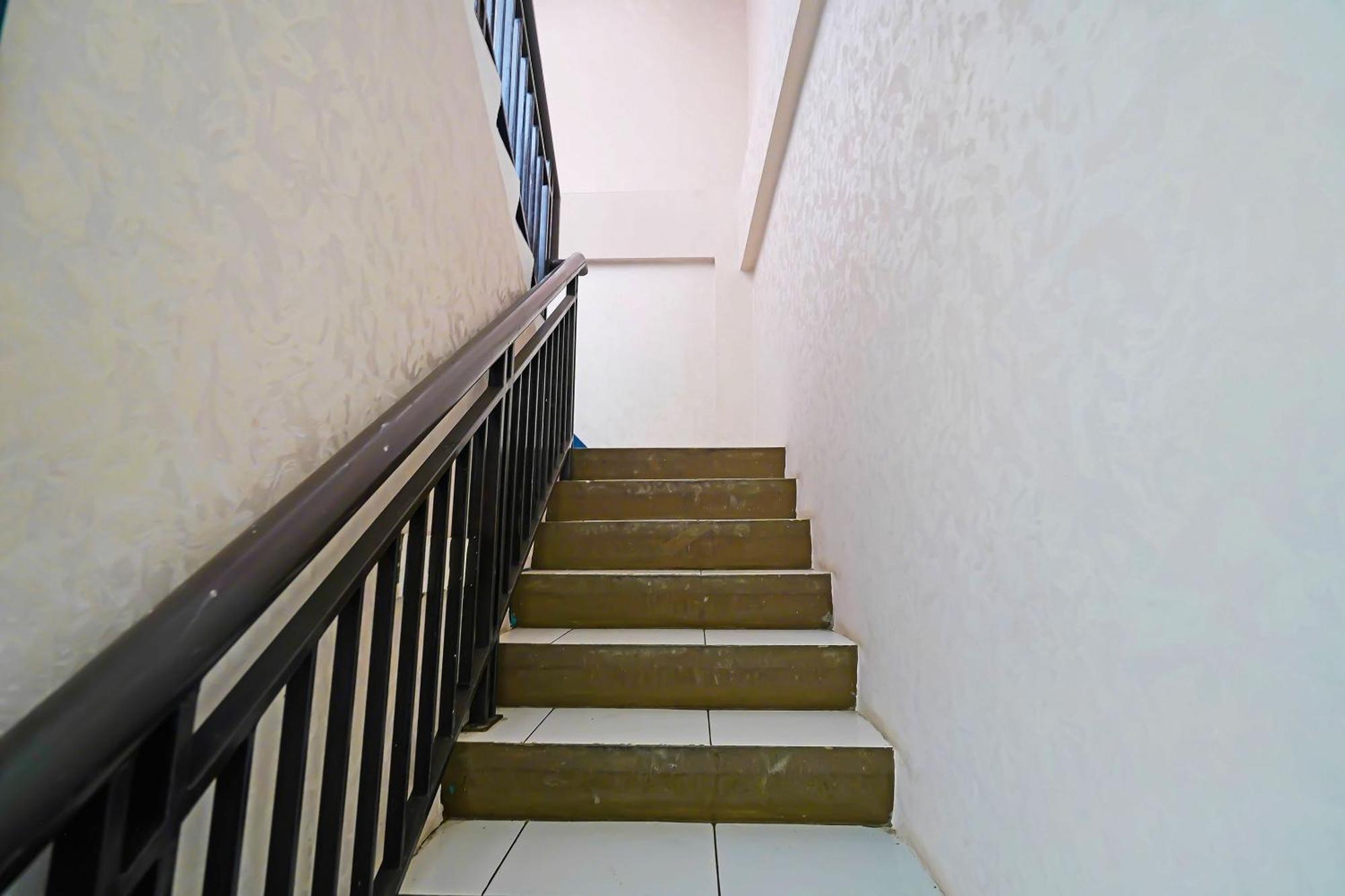 Oyo Life 92720 Mekarwangi Guest House บันดุง ภายนอก รูปภาพ