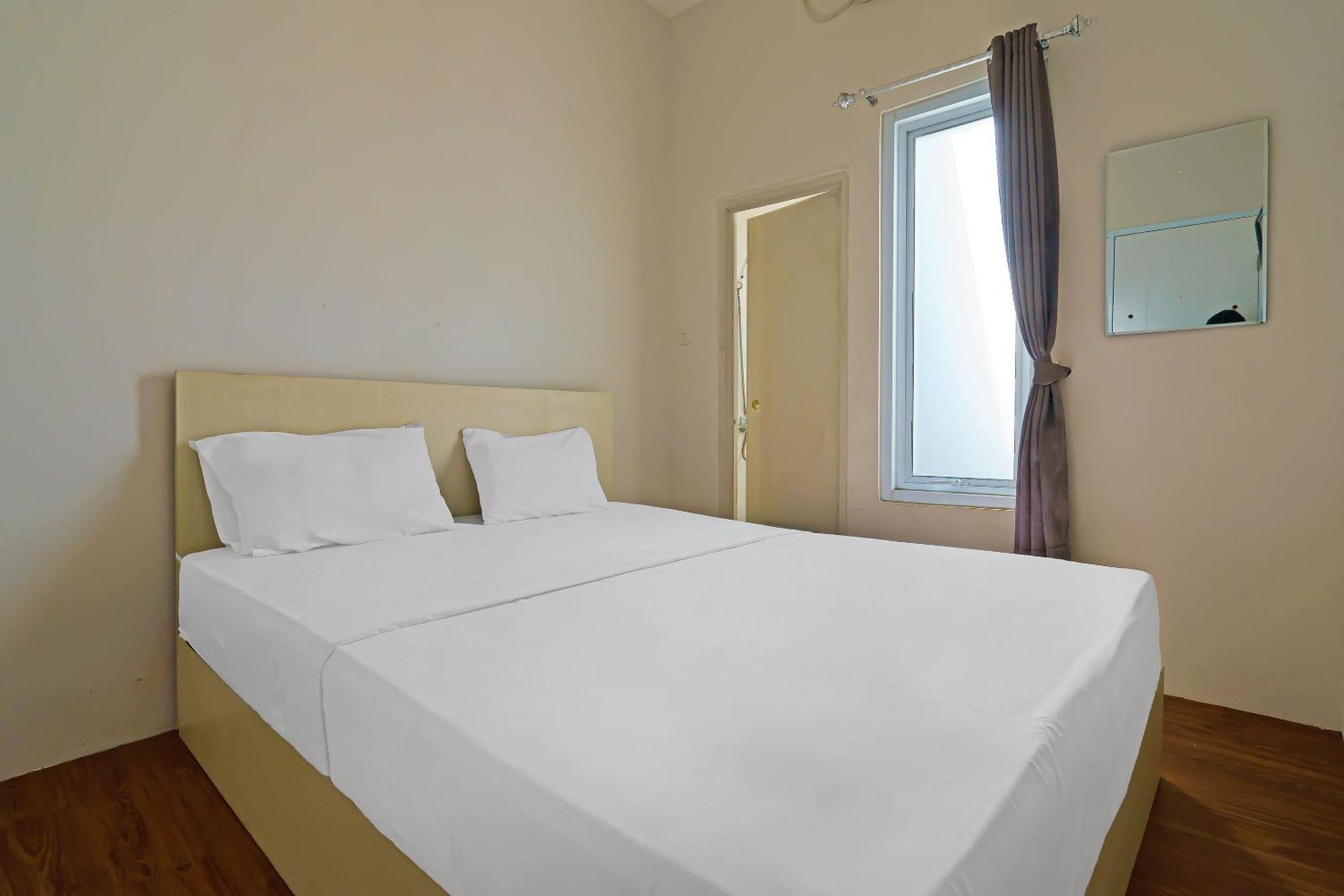 Oyo Life 92720 Mekarwangi Guest House บันดุง ภายนอก รูปภาพ
