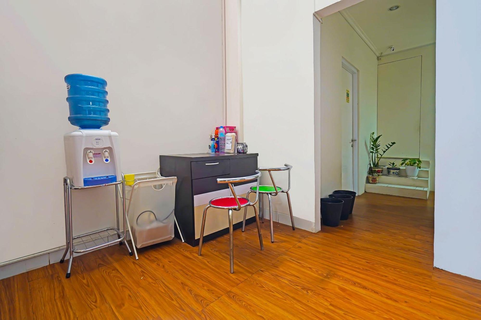 Oyo Life 92720 Mekarwangi Guest House บันดุง ภายนอก รูปภาพ